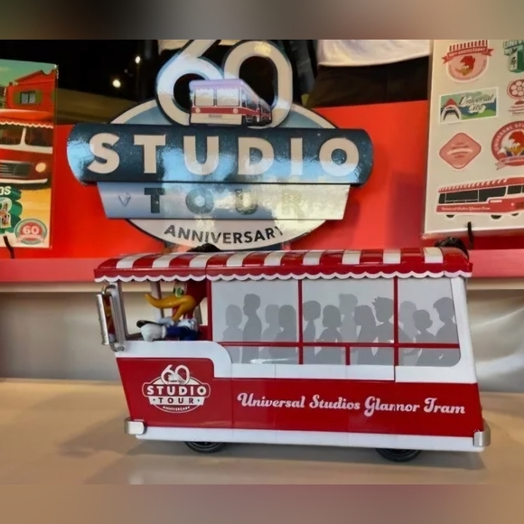 Universal Studios limited 60th anniversary popcorn bucket. New, sealed - Picture 1 of 7